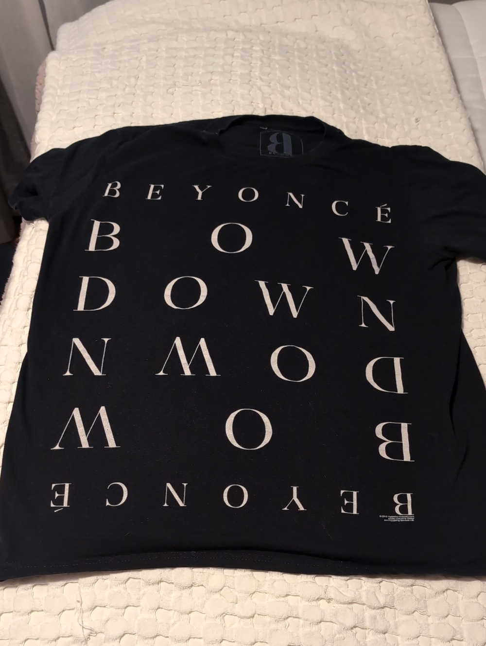 Authentic Beyoncé "Bow Down" T-Shirt - Official 2013 Mrs Carter Show Tour Tee M